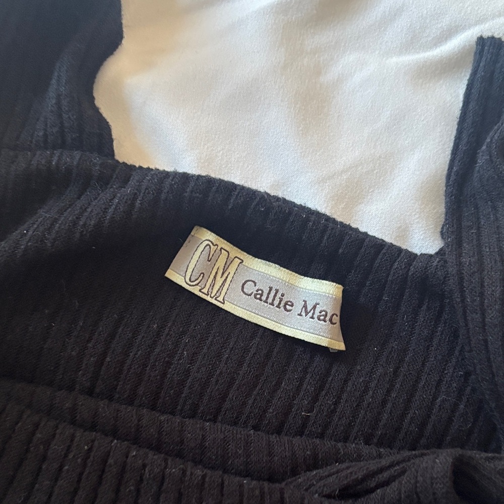 Black Ribbed Women's Top - Picture 2 of 2